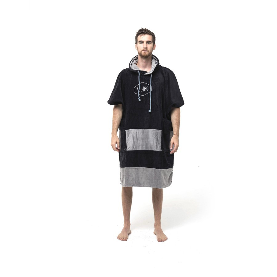 Poncho V All In black silver